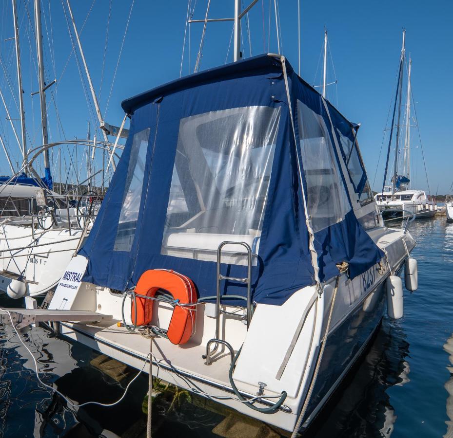 Hebergements Bateaux A Quai بوركيرول المظهر الخارجي الصورة