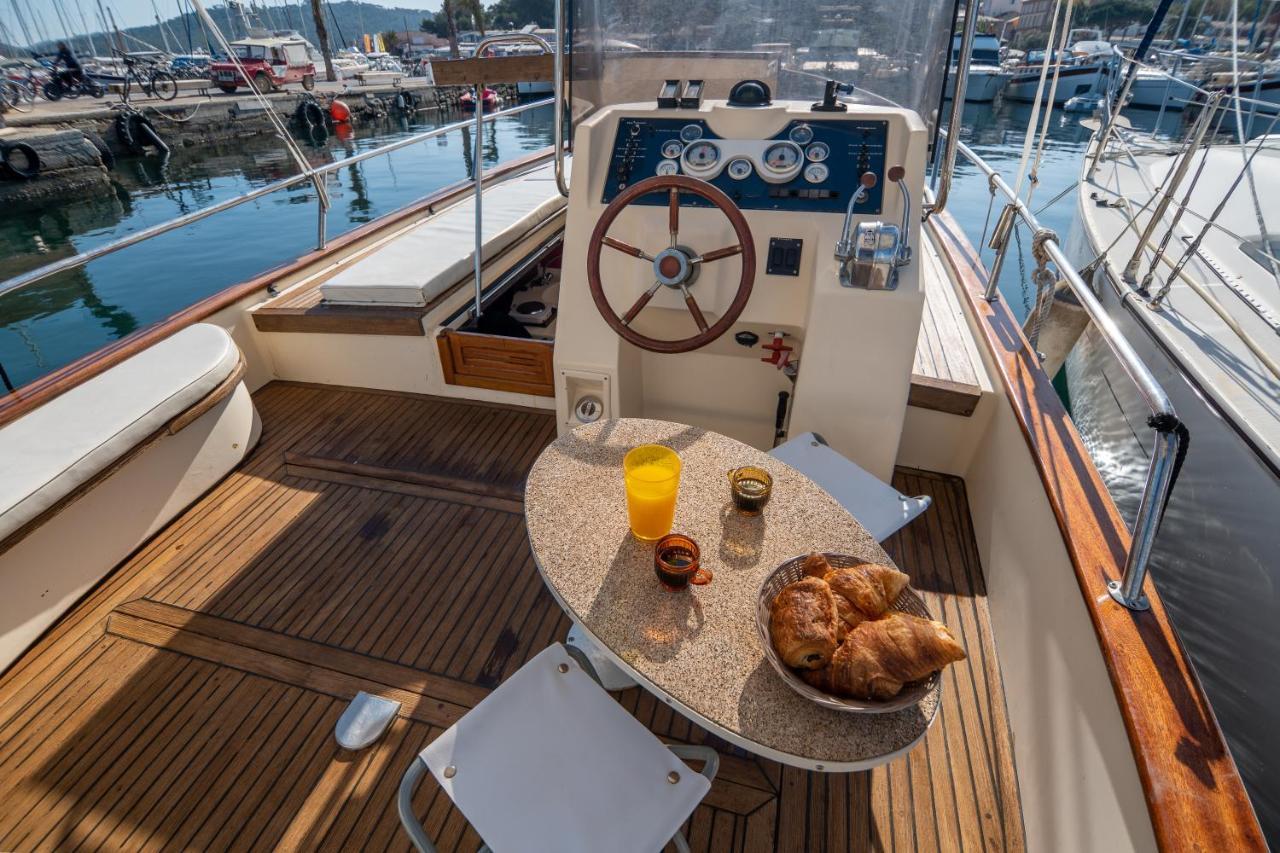 Hebergements Bateaux A Quai بوركيرول المظهر الخارجي الصورة